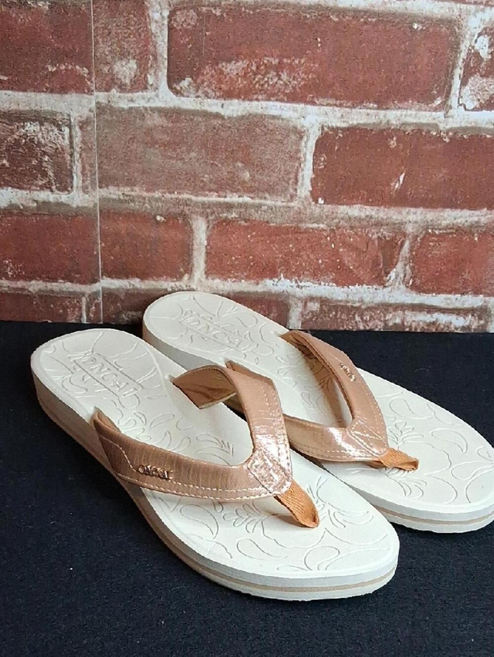 Oncai Flip Flops Womens Size 8.5 Rose Gold Tan Cream Sandals